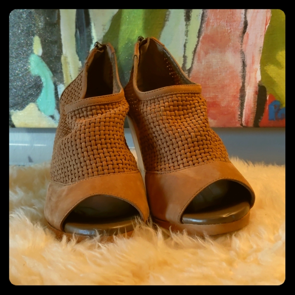 Banana Republic woven suede booties